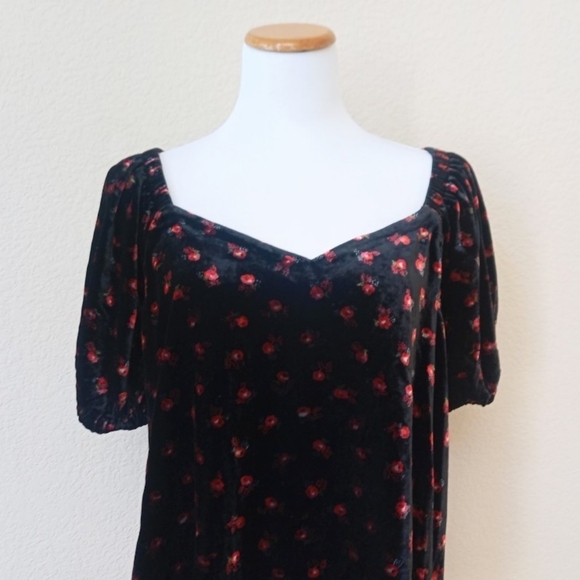 Loft velvet floral puff sleeve sweetheart neckline blouse - Picture 6 of 10